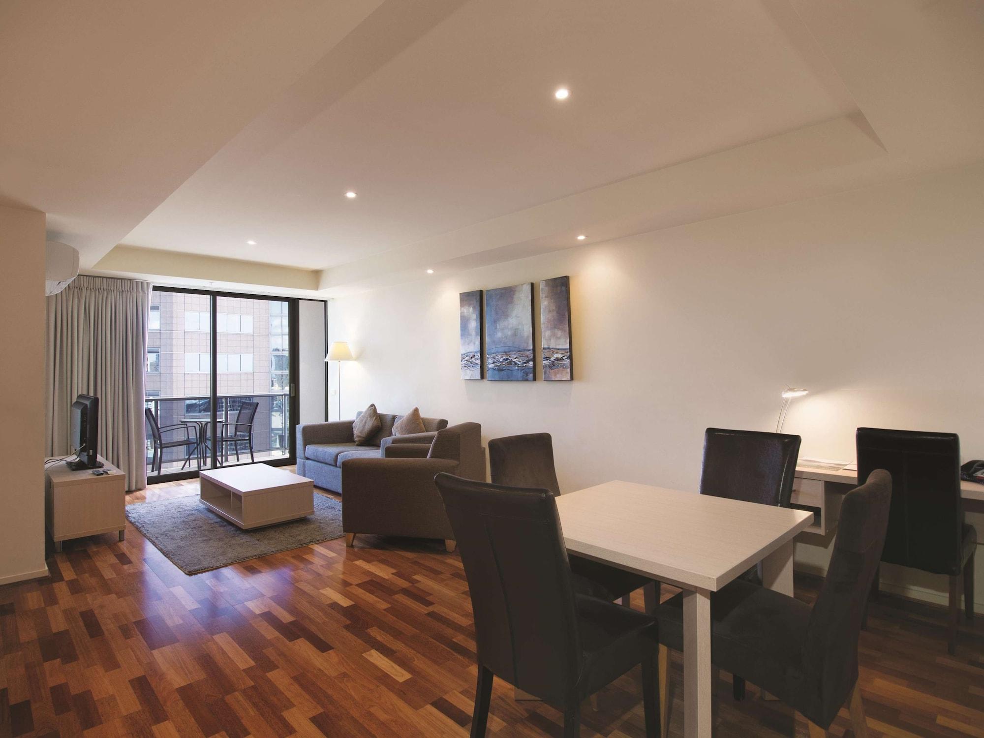 Oaks Melbourne On Lonsdale Suites Exterior photo