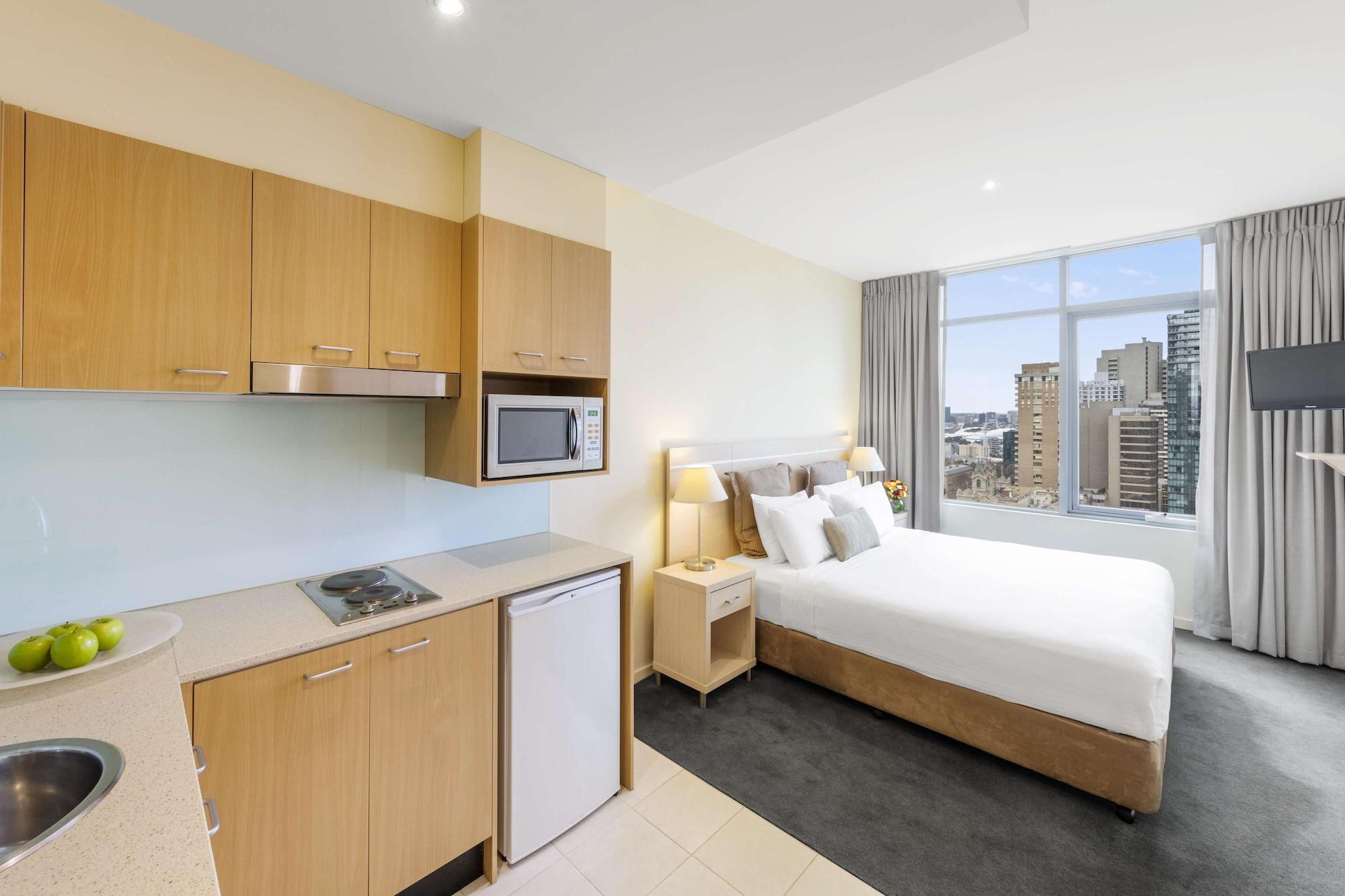 Oaks Melbourne On Lonsdale Suites Exterior photo